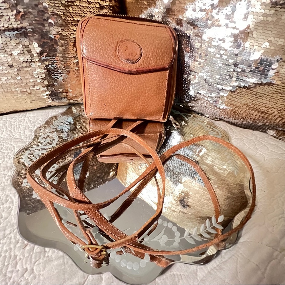 Dooney & Bourke Vintage crossbody wallet